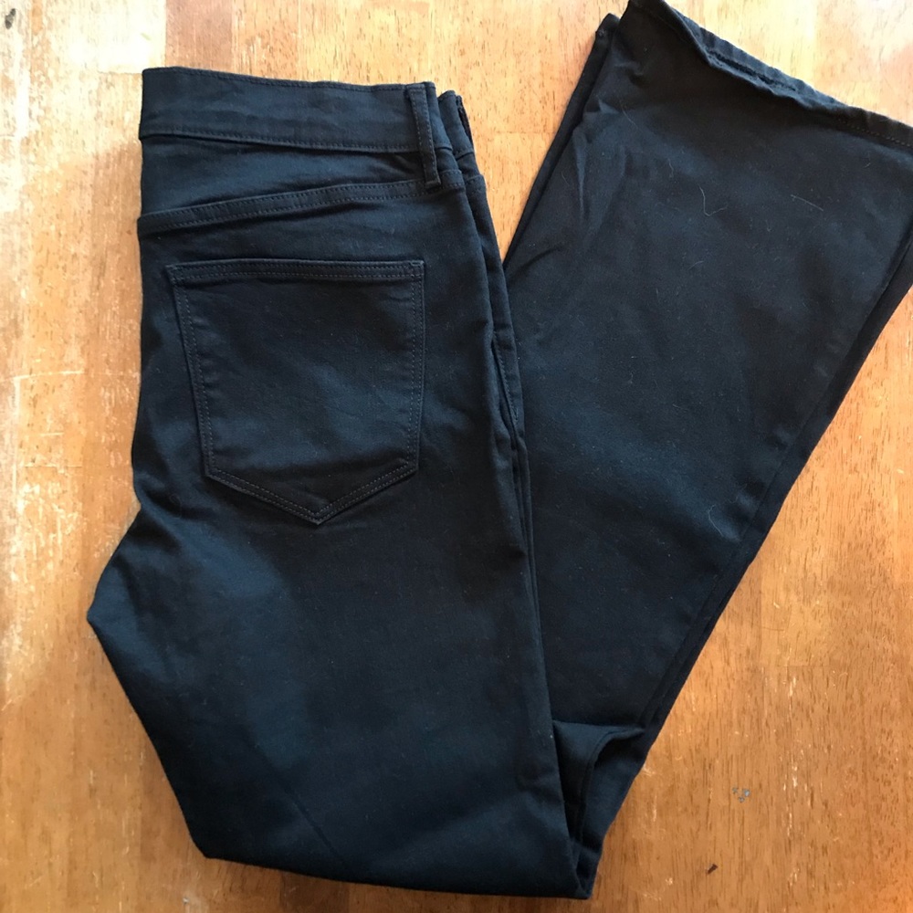 OLD NAVY Black Super Stretch Flare, Size 8!